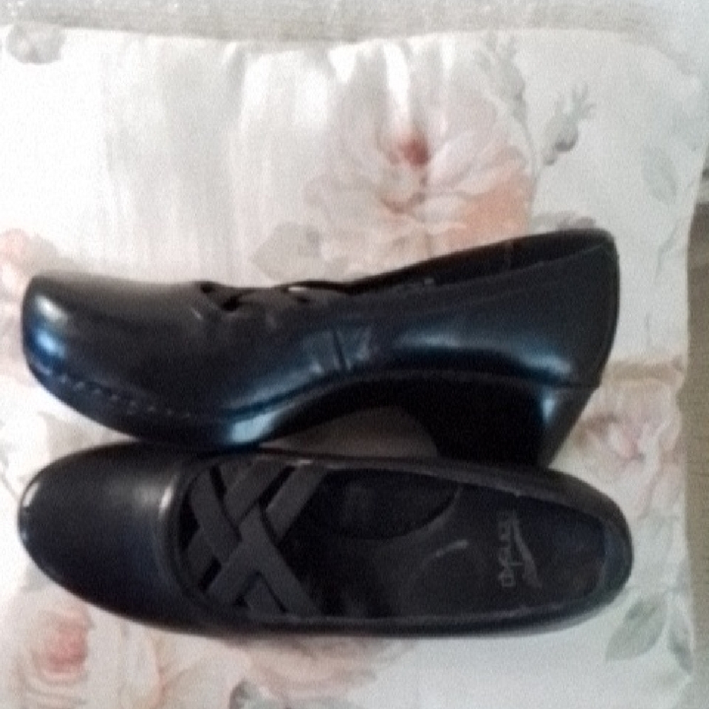 Dansko Black Slip-On Shoes with Crisscross Straps, Size 38, Nearly New!